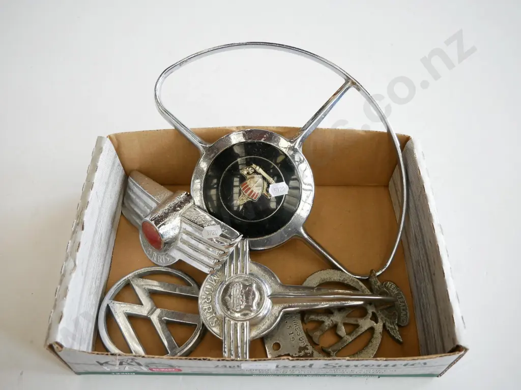 box; part steering wheel , car badges etc Image 1++