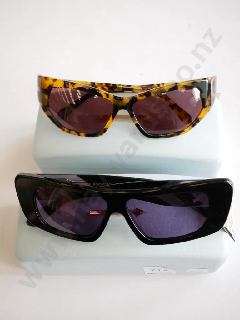 2 pairs of designer sunglasses Image 1++