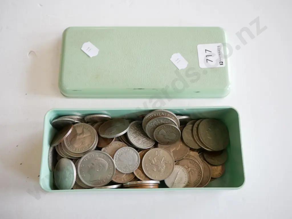 plastic tray of coins Image 1++