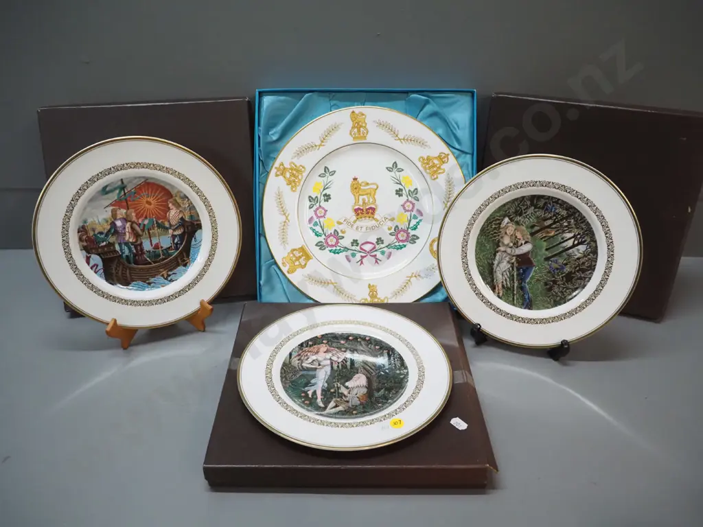 Coalport Centenary of Royal Army Pay Corp plate D-275 and 3 Royal Worcester King Arthur plates - all in original boxes Image 1++