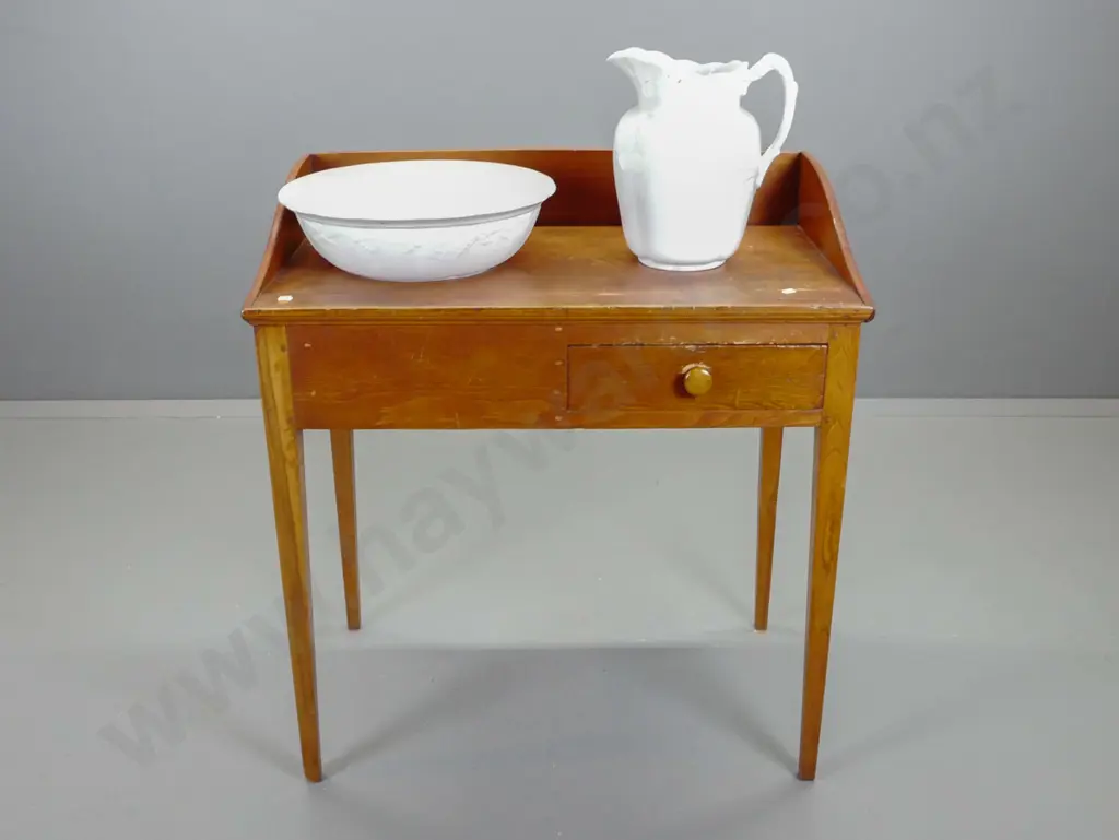 Victorian pine wash stand with backstand, cutout for basin, small drawer, on tapered square legs - has crack to top, Image 1++