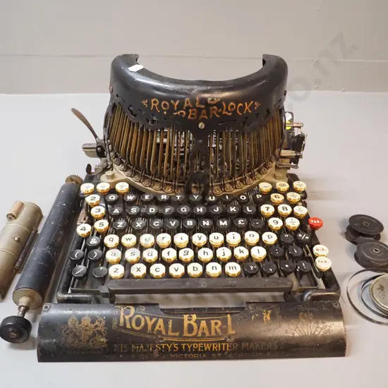 restorer's antique typewriter - Royal Bar-Lock, Victoria St. London - some pieces loose H240 W-290 D-400