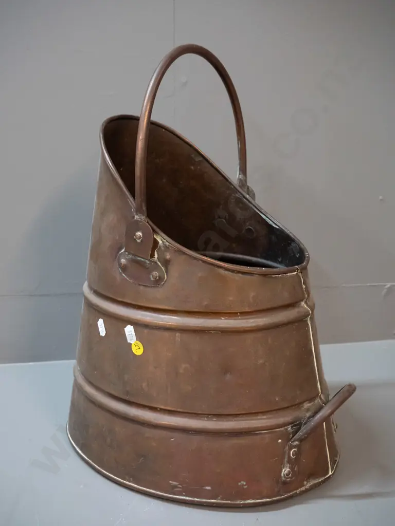 vintage beaten copper coal scuttle, some wear & dents H-370 W-320 Image 1++