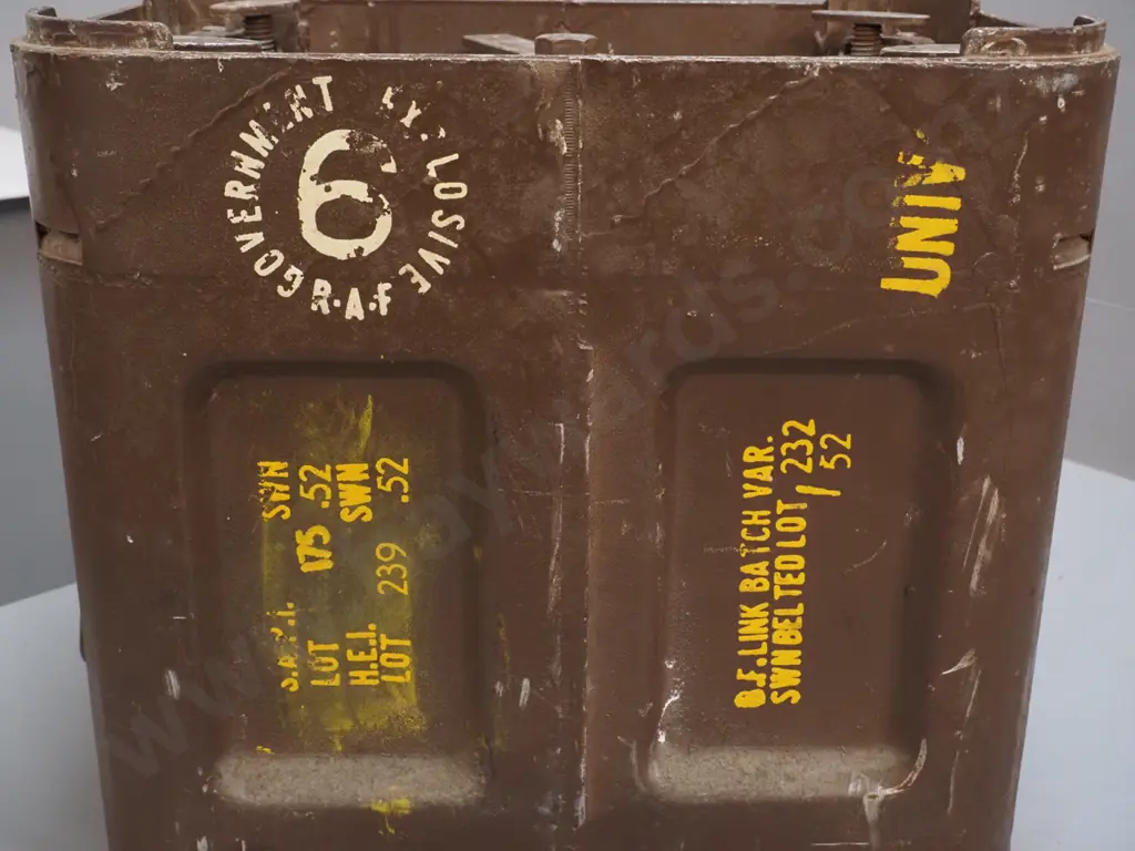 metal ammunition case with large side handles, screw lock top H-320 W-340 D-230 Image 1++