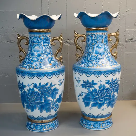 pair of very large Chinese blue & white peony pattern handled floor vases w gilt decoration H-765 D-310