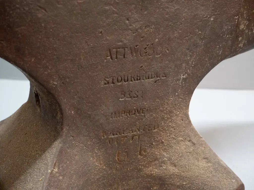 vintage cast iron anvil - markings "Attwood Stourbridge / Best Improved" etc. H-240 L-530 Image 1++