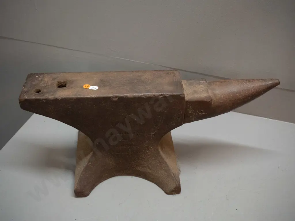 vintage cast iron anvil - markings "Attwood Stourbridge / Best Improved" etc. H-240 L-530 Image 1++