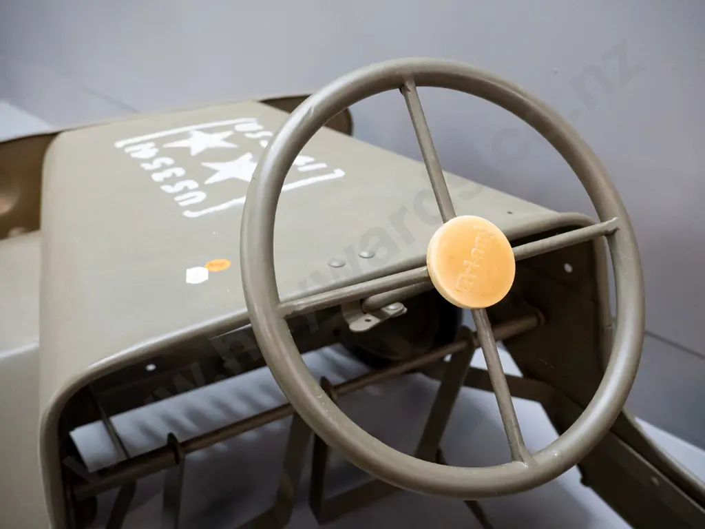 vintage Triang pedal car Jeep, missing original windscreen and some other parts, has been repainted Image 1++