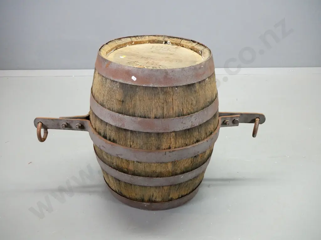 vintage oak barrel with heavy duty steel ring fittings, end marked Speights Dunedin - 18 / 1580 - rustic condition H655 Image 1++
