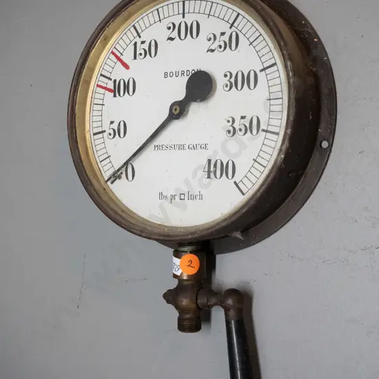 large brass cased pressure gauge - marked Bourdon. D-200