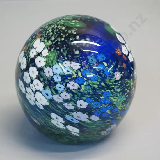 Peter Raos art glass paperweight - flowers. Marked Raos 1993 New Zealand H90 D80