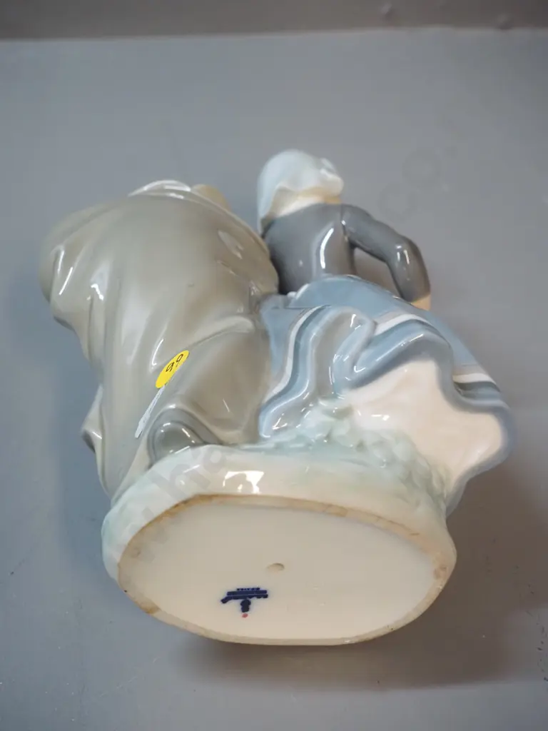Lladro figurine - courting couple H-210 Image 1++