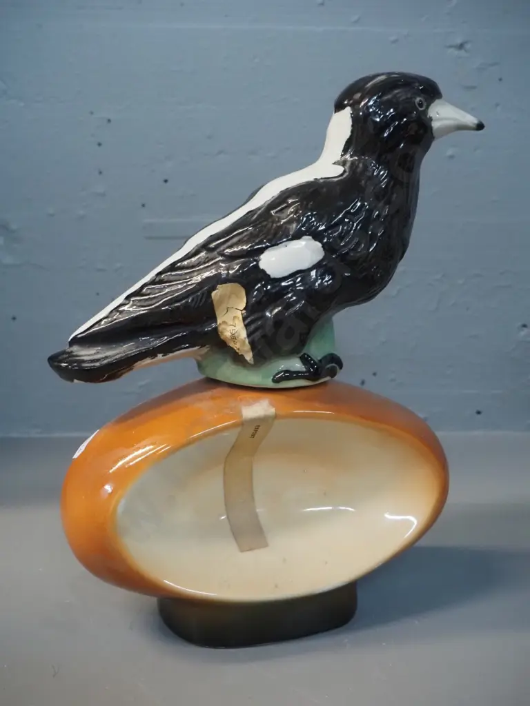 Jim Beam Australian Magpies football decanter - with partial contents H-260 W-200 D-100 Image 1++