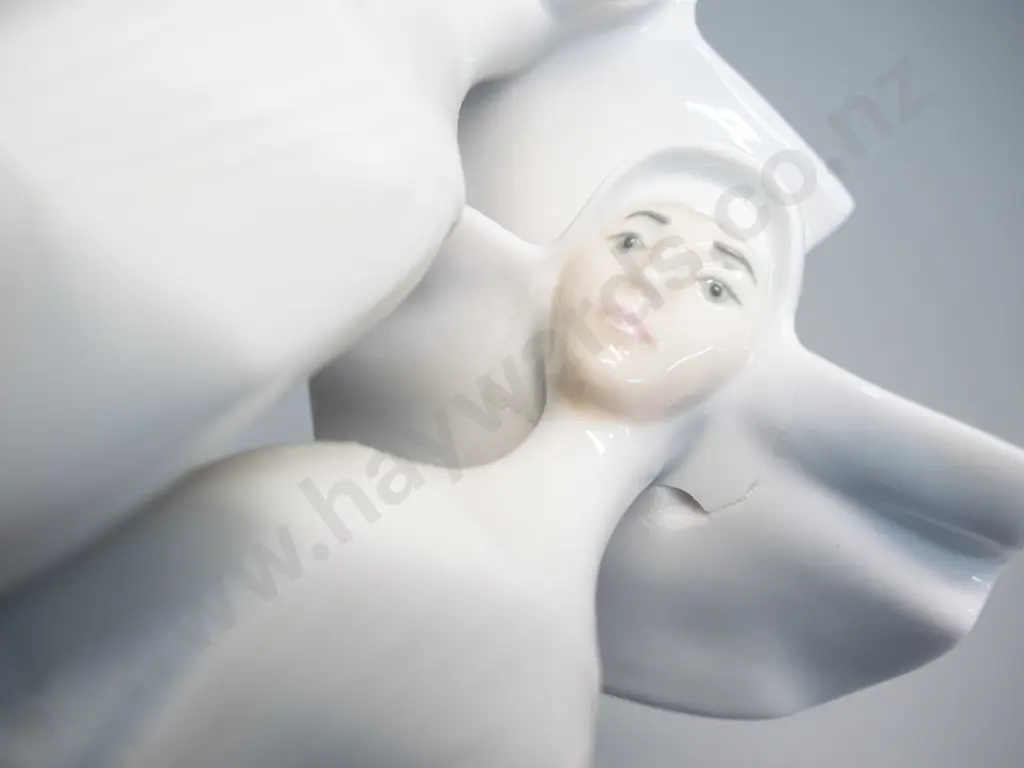 Lladro figure of 2 nuns H-350 - repair to one figure - see photos Image 1++