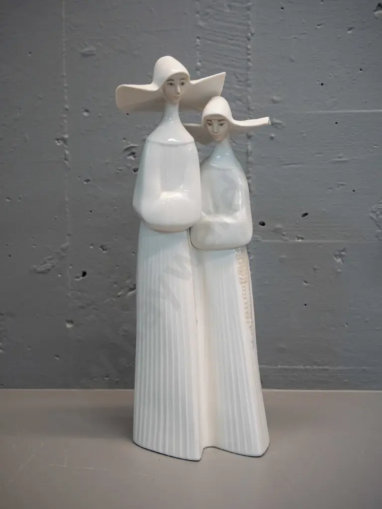Lladro figure of 2 nuns H-350 - repair to one figure - see photos Image 1++