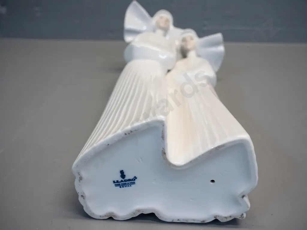 Lladro figure of 2 nuns H-350 - repair to one figure - see photos Image 1++