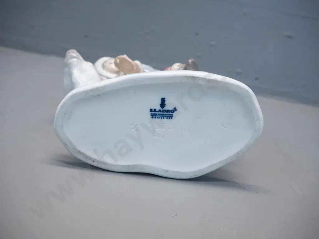 Lladro figure of children with polar bear H-180 W-140 Image 1++