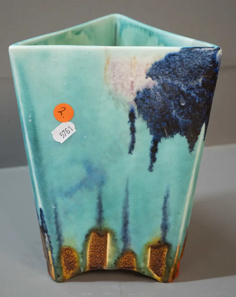 Clarice Cliff Bizarre pattern hand painted triangular vase - several hairline cracks H-190 W-140 Image 1++