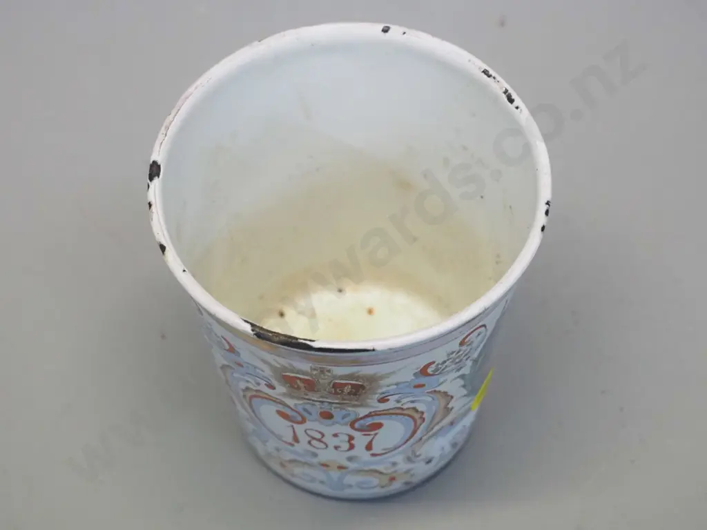 small enamel cup - 1897 Queen Victoria 60th Jubilee souvenir - chips and wear to enamel H-100 D-85 Image 1++