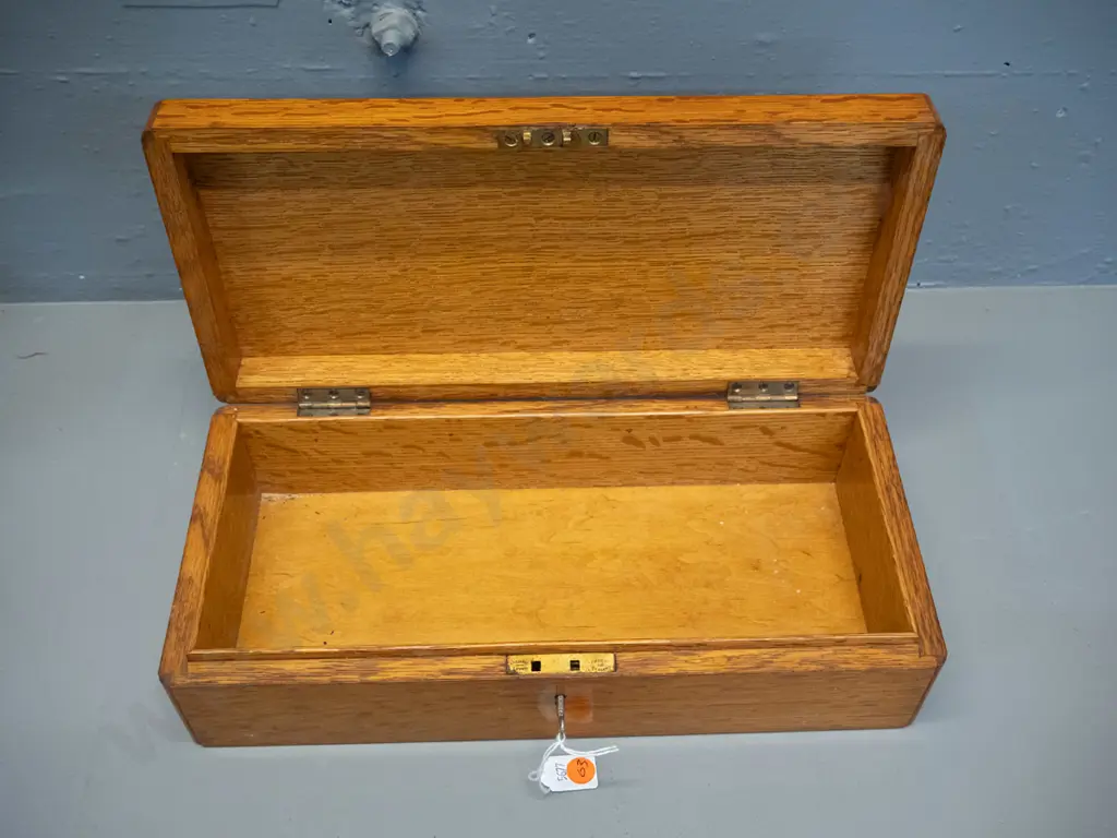 vintage timber box with hinged lid, brass lock, key H-95 W-355 D-170 Image 1++