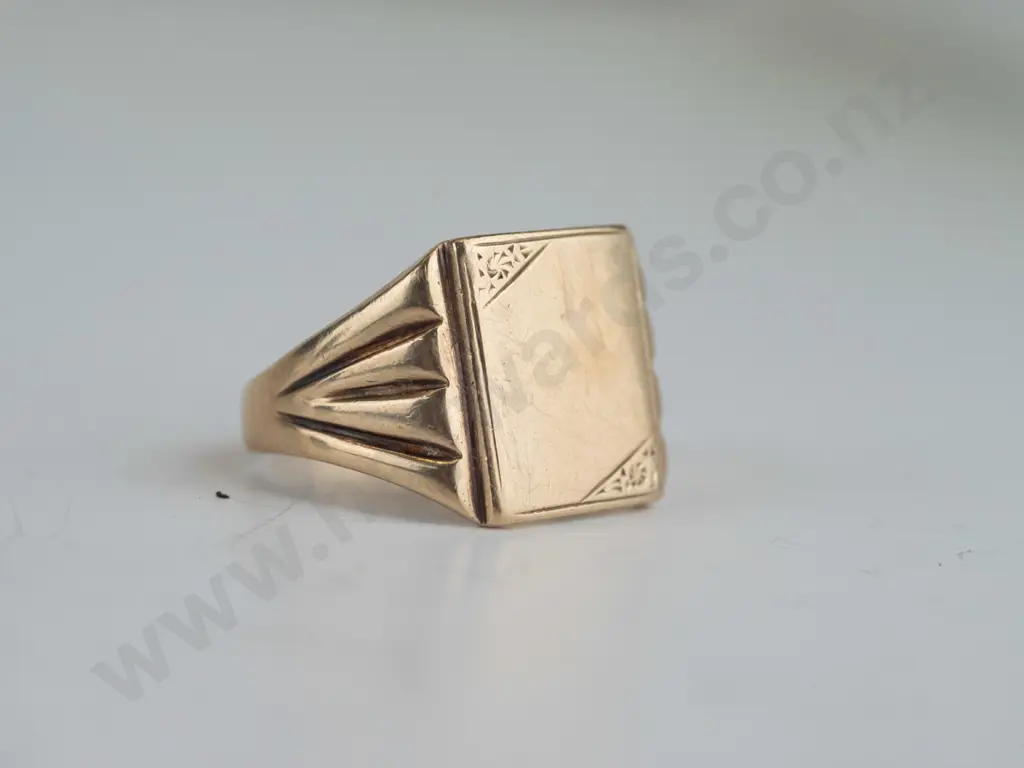9ct gents dress ring 6.9gms Image 1++