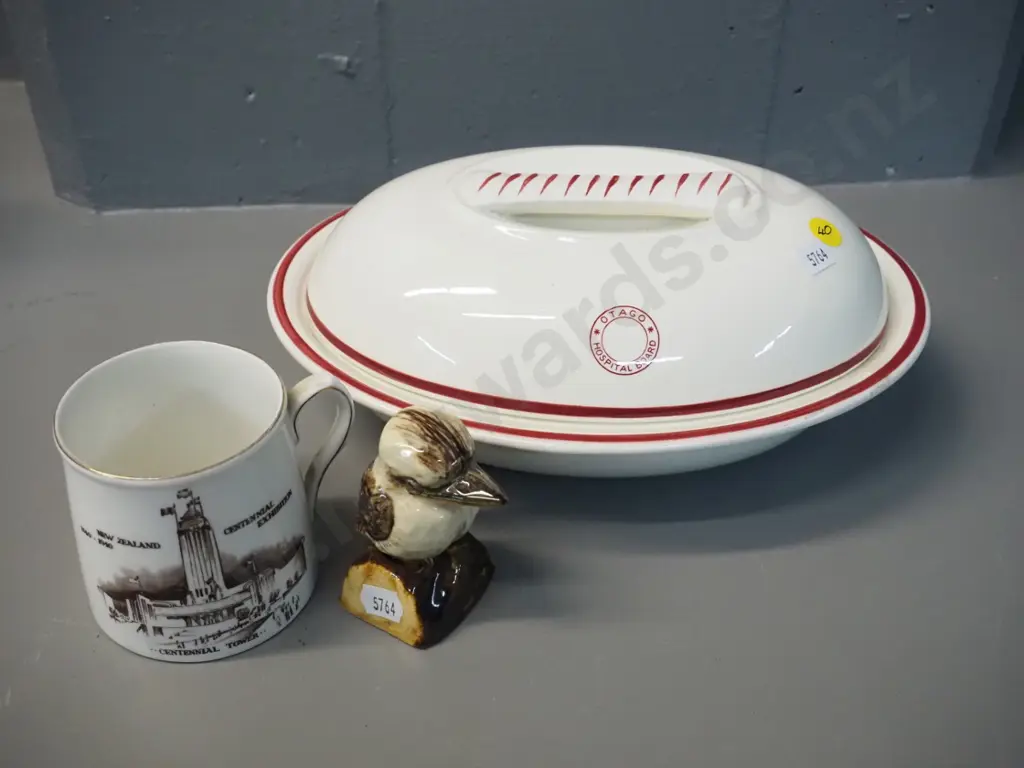 Otago Hospital Board covered vege serving dish L260 W210, Coclough New Zealand Centennial mug & small kookaburra figure Image 1++