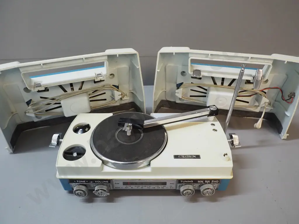 retro Crown portable 2-band radio & phonograph in modular plastic case - minor discolouration, some marks H-250 W-300 Image 1++