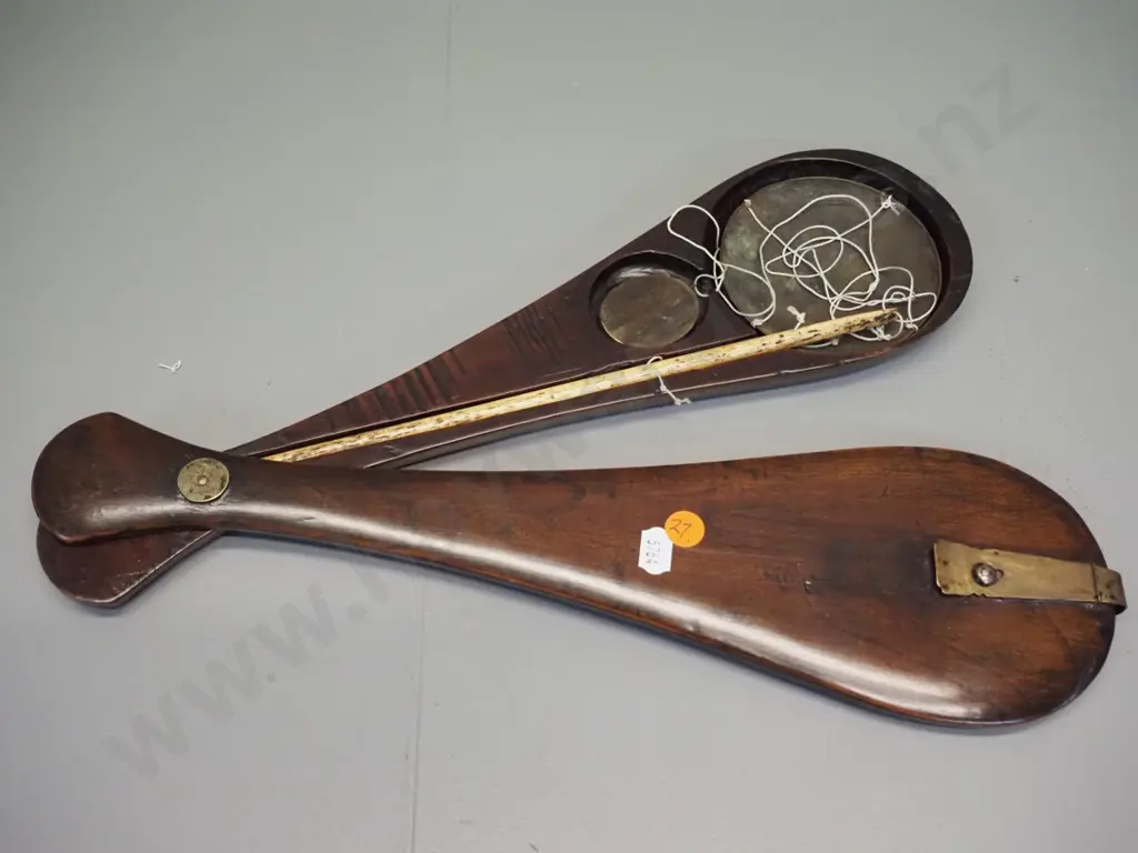 vintage wood-cased brass and bone opium scales - case is L-400 Image 1++