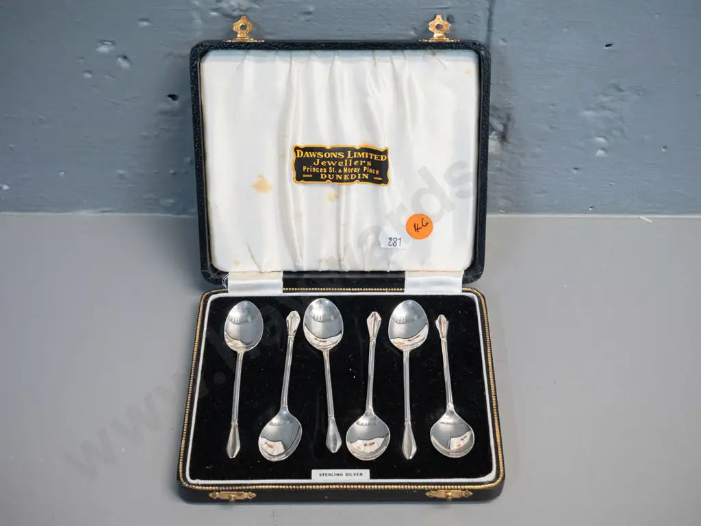 cased set of vintage sterling silver coffee spoons Image 1++