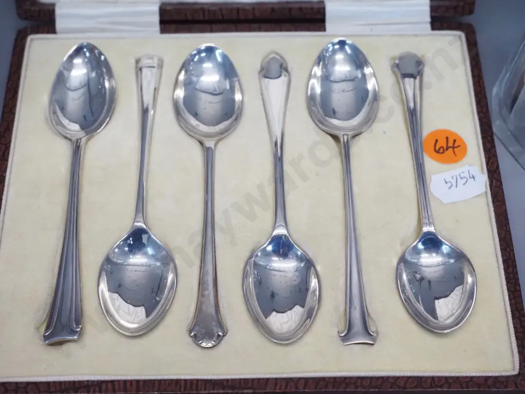 6 teaspoons in fitted case (4 hallmarked sterling, 2 w/partial marks, unsure if sterling but likely) and sterling rimmed Image 1++