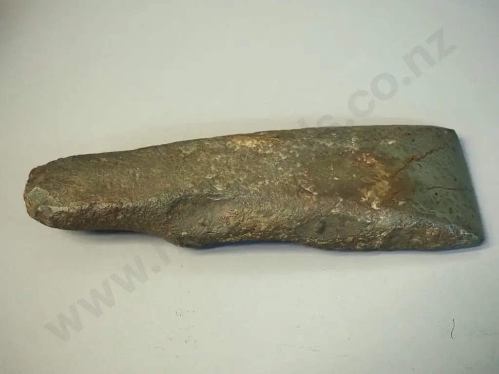 shaped stone adze head / toki L-220 W-70 Image 1++