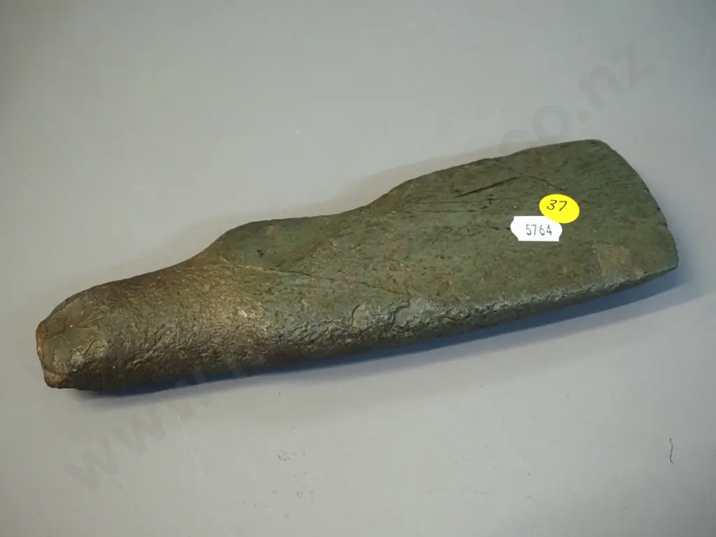 shaped stone adze head / toki L-220 W-70 Image 1++