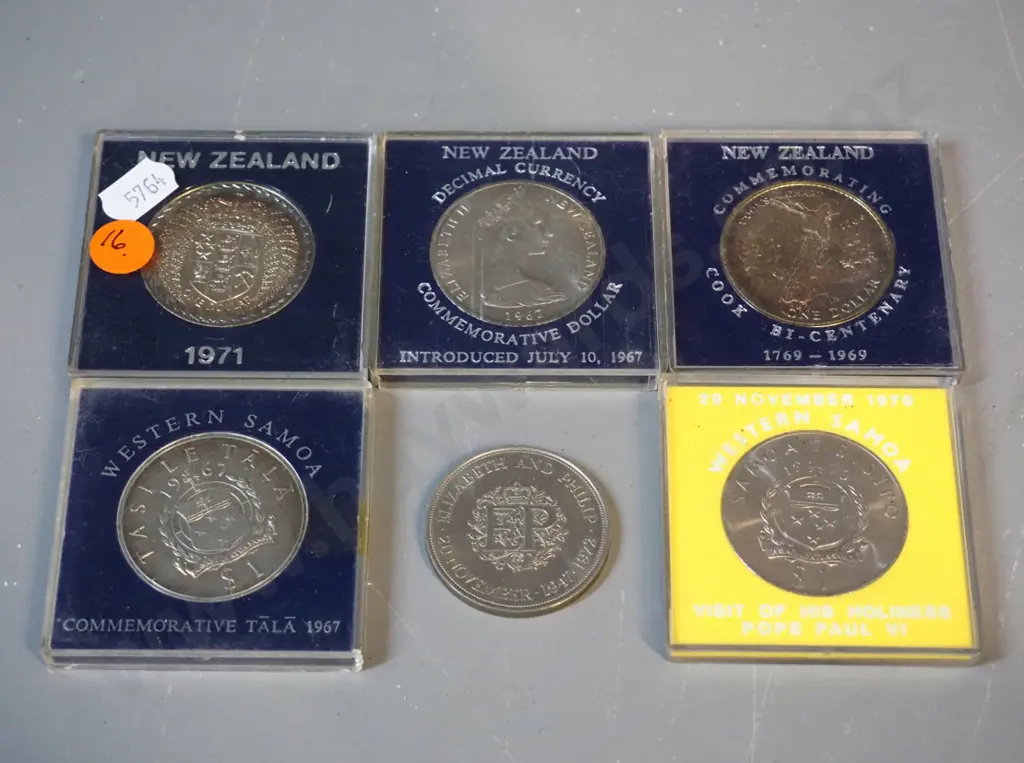 6 commemorative dollar coins - 4 New Zealand - 1967, 69, 71, & 72,  2 Samoan  - 1967 & 70 Image 1++