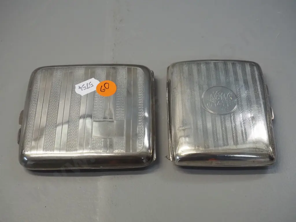 2 sterling silver cigarette cases - one has a few shallow dents, "A to W" monogram. Larger is 80 x 80 Image 1++