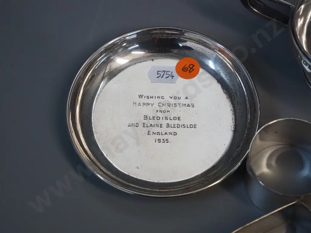 sterling silver items - 5 napkin rings, small cream jug and a small sweet dish with Gov. Gen. Bledisloe inscription Image 1++