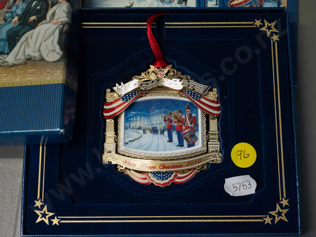 2 boxed White House souvenir Christmas tree ornaments for 2002 and 2010 - box dimensions approx 130 x 145 Image 1++