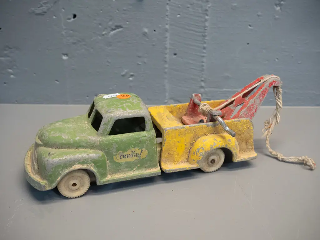vintage Fun Ho wrecking truck with white wheels, very worn condition L-280 Image 1++