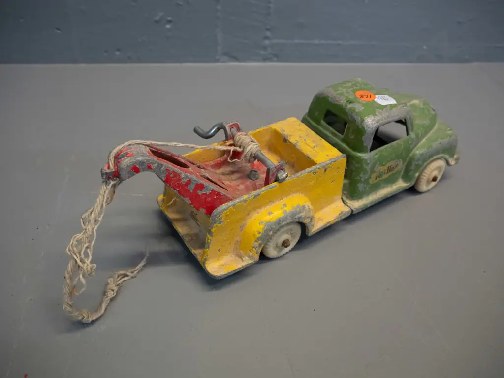 vintage Fun Ho wrecking truck with white wheels, very worn condition L-280 Image 1++