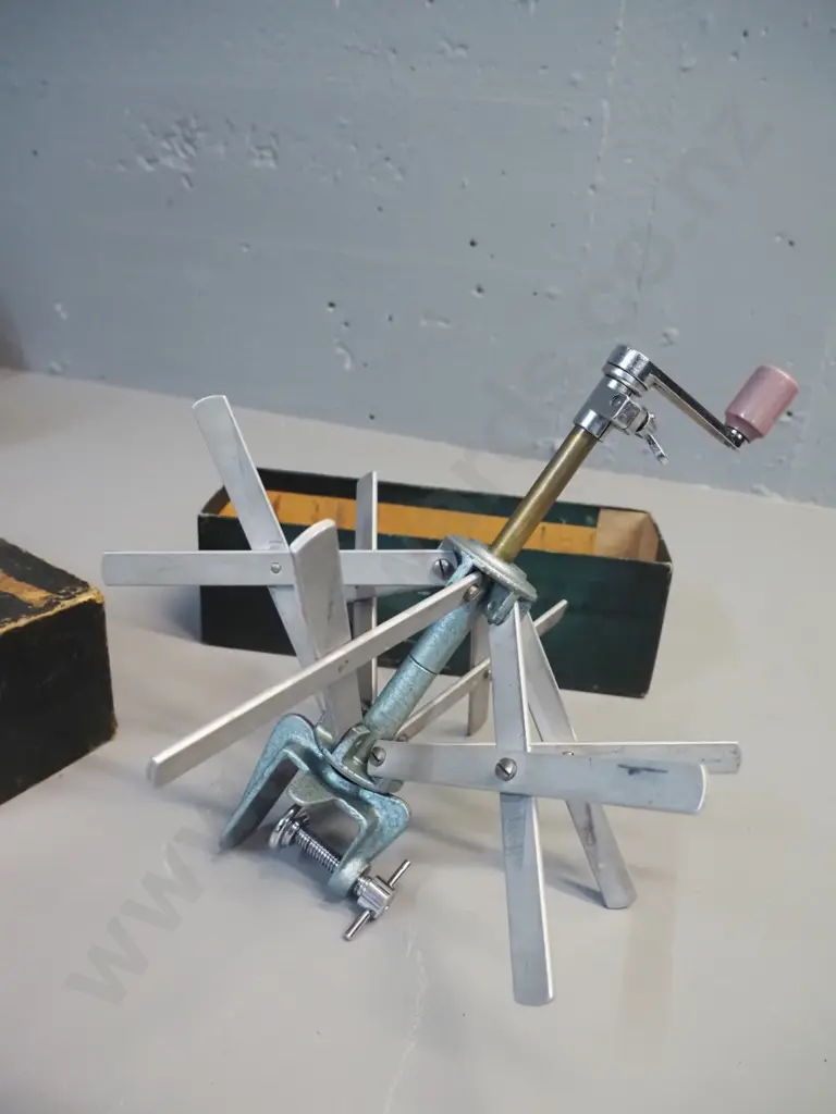 vintage sextile fishing line winder / drier - Farlow's of London, with original box Image 1++