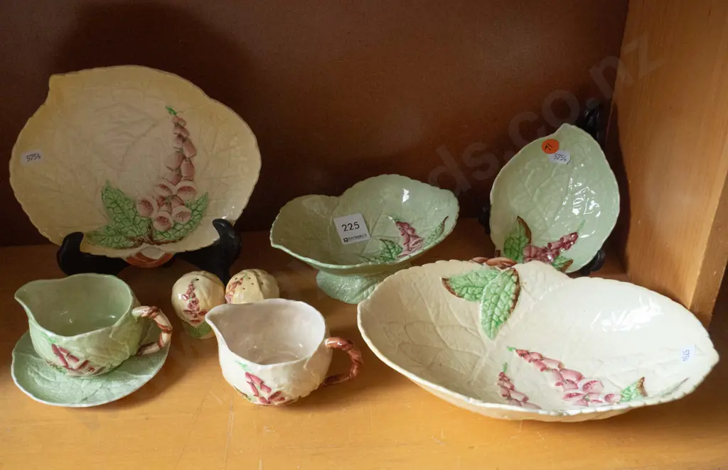 8 assorted Carlton Ware foxglove pattern items - largest plate is L-250 W-170 Image 1++