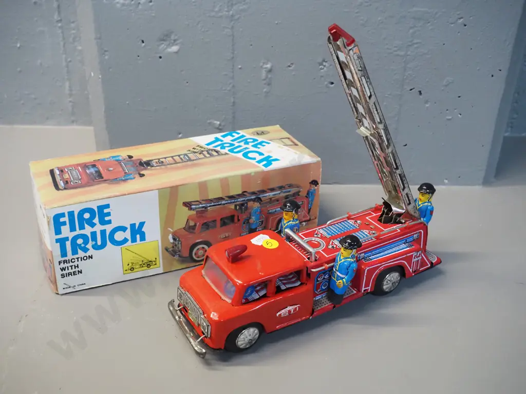retro tin toy fire truck with friction drive and original box - made in China L-270 Image 1++