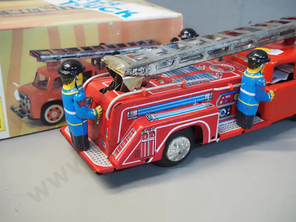 retro tin toy fire truck with friction drive and original box - made in China L-270 Image 1++