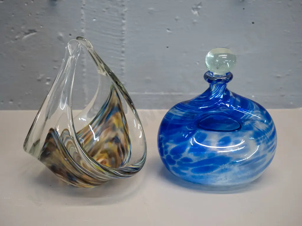 2 pieces art glass - small sweet basket and a stoppered flask - both approx. H-180, flask W-130 Image 1++