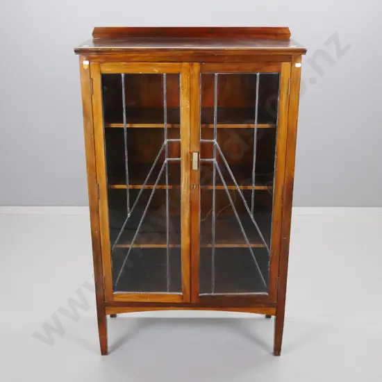 beech and rimu art deco 2-door display cabinet, 3 shelves, tapered square section legs. Key in lock but not working,