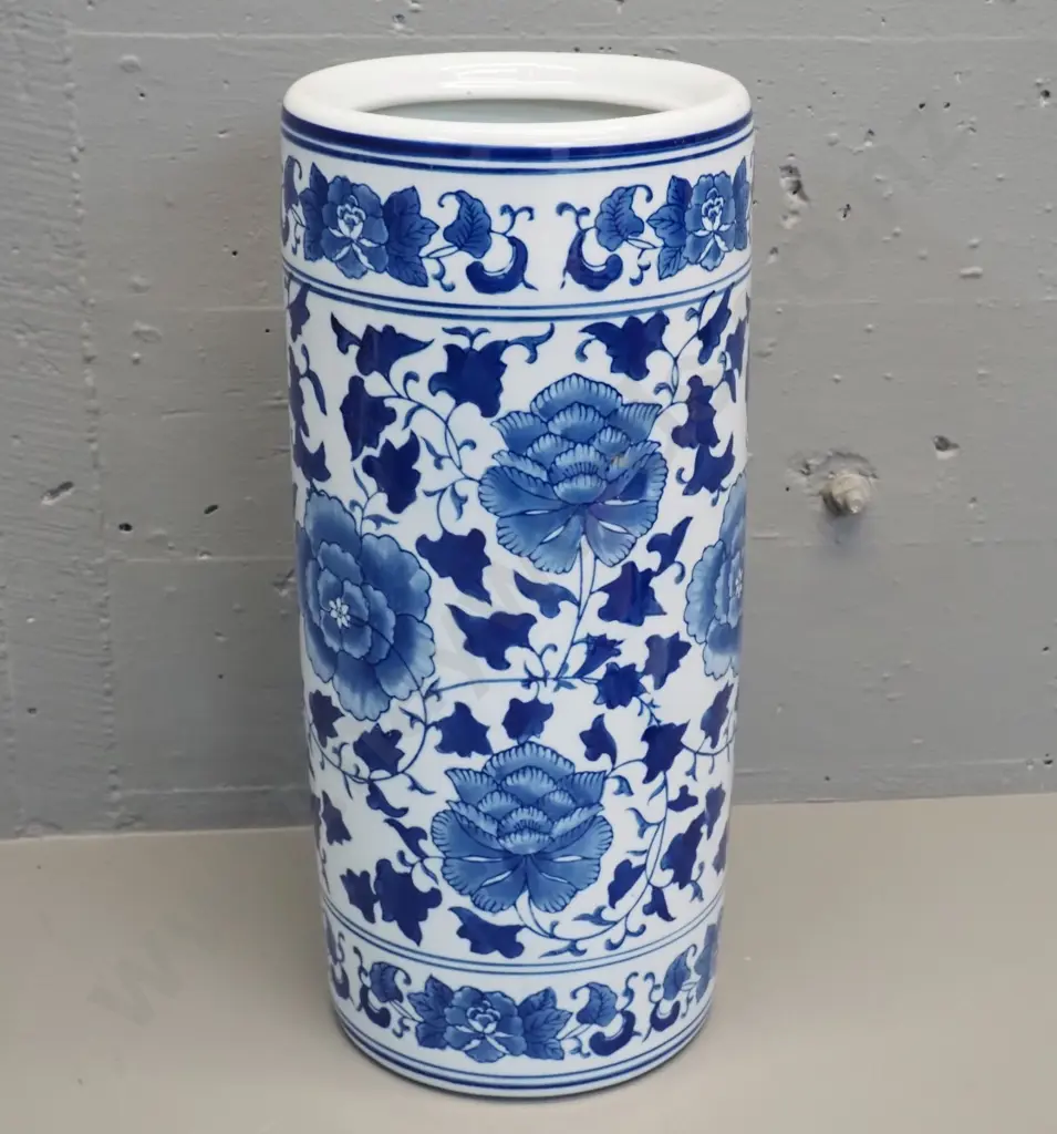 asian blue & white chrysanthemum motif umbrella stand H-450 Image 1++