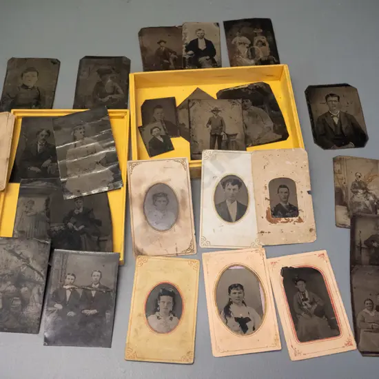 assorted antique American tintype portrait photographs, some w/ hand-painted gold jewellery highlighting and/or