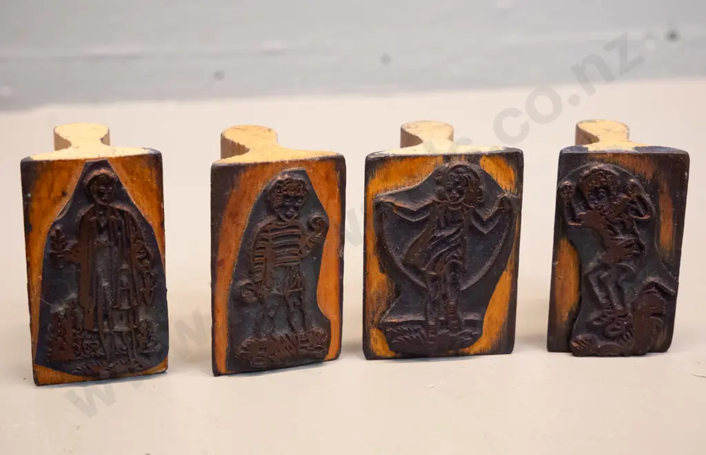 21 retro timber and rubber craft stamps, assorted figural subjects, jet plane 60x35, buildings etc. Image 1++