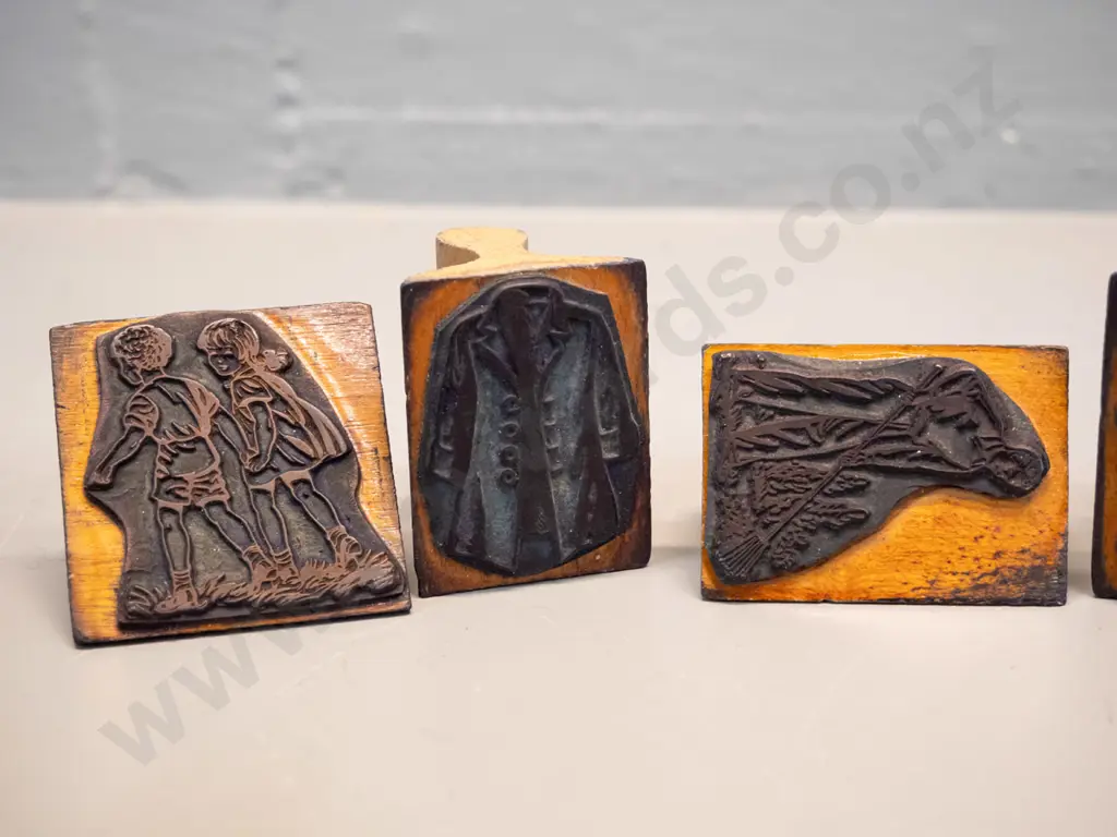 21 retro timber and rubber craft stamps, assorted figural subjects, jet plane 60x35, buildings etc. Image 1++