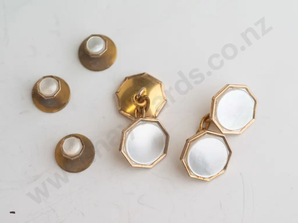 pair of gold plated mother of pearl cuff links, 3 gold mother of pearl shirt studs Image 1++