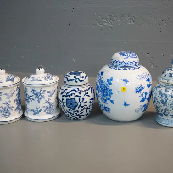 5 Chinese blue & white ginger / temple / cover jars - tallest is H-200 D-160